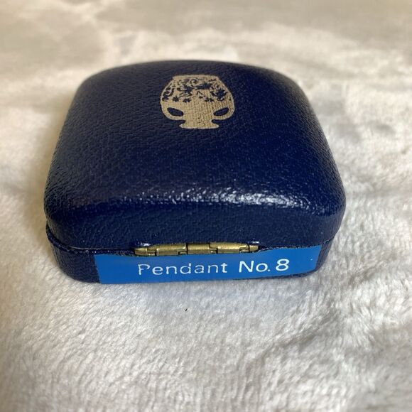 Vintage Wedgwood Blue Jasperware Cameo Sterling Silver Pendant Necklace Box - Picture 6 of 7